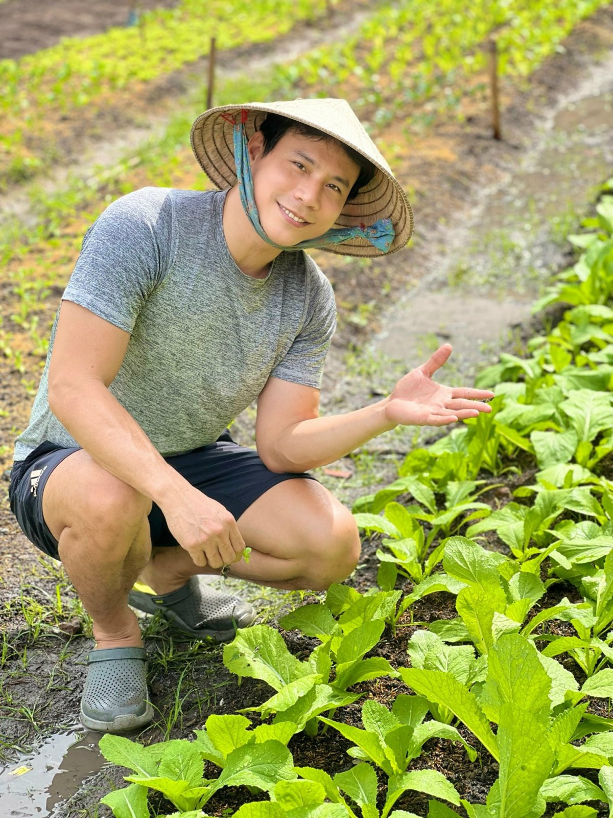 Nhờ đó, Trí Quang ít khi phải đi chợ, thậm chí còn đem tặng cho bạn bè, hàng xóm. Ảnh: Ngoisao
