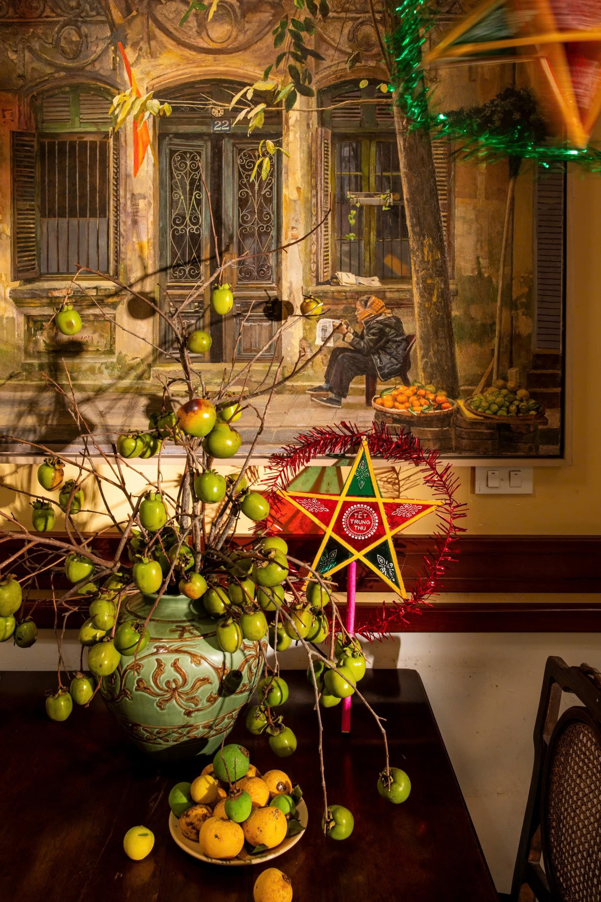 Đầu lân, ông tiến sĩ, chị Hằng, bộ tam sư, bộ tứ linh, bộ nghê hí châu, mâm ngũ quả, hay bộ rước đèn trung thu, qua bàn tay tài hoa và sáng tạo của những nghệ nhân đã mang lại những món đồ chơi truyền thống giản dị mà cũng đầy tinh xảo. Giữa muôn vàn món đồ chơi trung thu hiện đại, nét đẹp bền vững của tò he mang lại những cảm xúc rất khó phai.