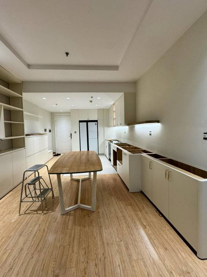 Ngoài sửa nhà cho mẹ ruột, năm ngoái MC Đan Lê cũng sửa căn nhà của gia đình mình. Cô thay đổi nội thất trông rộng rãi, thoáng đãng hơn. Ảnh: FB Nguyen Dan Le