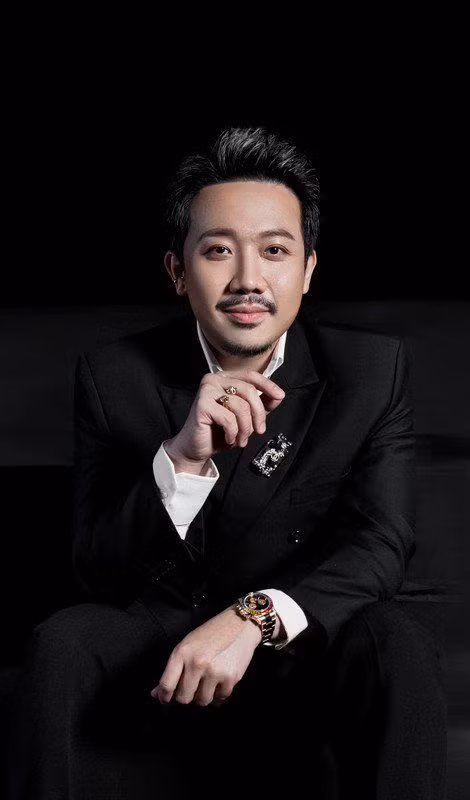 Ở lĩnh vực điện ảnh, hai phim Trấn Thành đóng vai trò đạo diễn là Bố Già (đồng đạo diễn với Vũ Ngọc Đãng) hay Nhà Bà Nữ (đạo diễn và diễn viên), đều mang về doanh thu hơn 400 tỷ đồng. Như vậy, chỉ tiếng riêng khối tài sản của Trấn Thành ở lĩnh vực điện ảnh đã hơn 800 tỷ đồng.