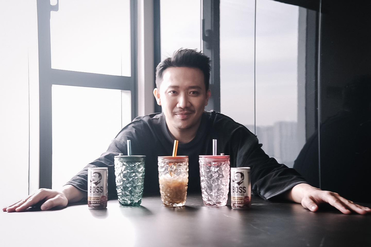 Do xuất hiện dày đặc trên truyền hình, nam MC cũng trở thành gương mặt được nhiều nhãn hàng tin dùng. Giá đóng quảng cáo của Trấn Thành cũng được tiết lộ rơi vào khoảng 20.000-30.000 USD cho một TVC (phim quảng cáo).