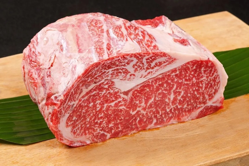 Từ lâu, Wagyu đã nổi tiểng trên toàn thế giới, là loại thịt bò đắt đỏ bậc nhất thế giới. Thịt bò Wagyu có thể được bán với giá lên tới 350 USD/kg (khoảng 8,9 triệu đồng). Ảnh: Japan National Tourism