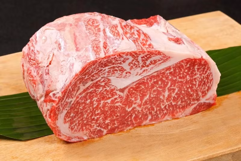 Từ lâu, Wagyu đã nổi tiểng trên toàn thế giới, là loại thịt bò đắt đỏ bậc nhất thế giới. Thịt bò Wagyu có thể được bán với giá lên tới 350 USD/kg (khoảng 8,9 triệu đồng). Ảnh: Japan National Tourism