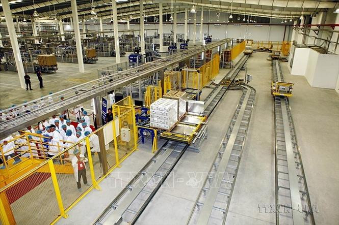 Tính đến ngày 15/3/2024, tỉnh Bình Dương thu hút được 14.063 tỷ đồng vốn đăng ký kinh doanh trong nước (tăng 30,4% so với cùng kỳ); lũy kế đến nay, toàn tỉnh hiện có 67.299 doanh nghiệp với tổng vốn đầu tư 741.000 tỷ đồng. Ảnh: TTXVN