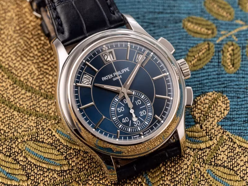 Patek Philippe chủ yếu sử dụng các kim loại quý như vàng 18k (với nhiều sắc thái khác nhau bao gồm vàng, trắng và hồng) và bạch kim cho vỏ đồng hồ. Ảnh: Global Boutique