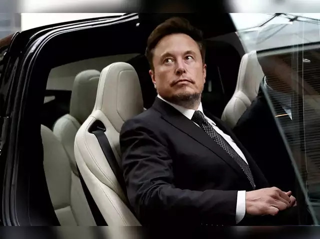 Nếu chia nhỏ hơn, thu nhập của Elon Musk lên tới khoảng 34.333 USD mỗi phút (tương đương hơn 800 triệu đồng). Số tiền này nhiều hơn hầu hết mọi người kiếm được trong cả năm.