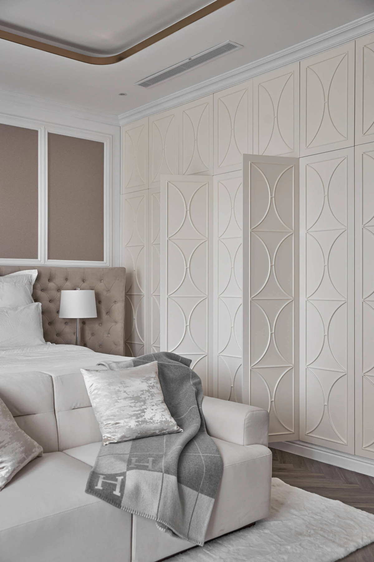 Hương Giang đã chi 10 tỷ chỉ để thiết kế và thi công biệt thự. Nguồn ảnh: FBNV