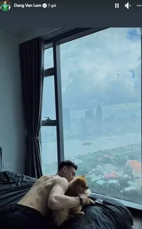 Đặc biệt, căn hộ có view hướng hướng ra phố đi bộ Nguyễn Huệ và cầu Thủ Thiêm. Ảnh: FBNV