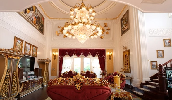 Phòng khách mang phong cách châu Âu nổi bật.