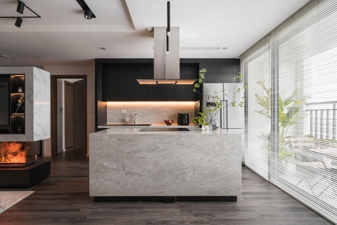 Khu bếp thiết kế mở với nội thất hiện đại. Ảnh: Vietnamnet