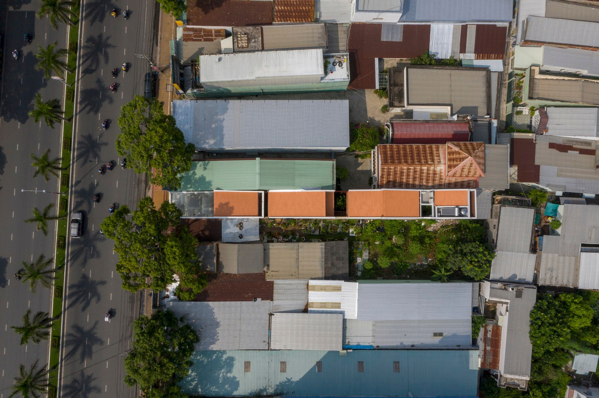 Nằm trên một trong những trục đường chính sầm uất, Cần Thơ House là nơi ở của gia đình 3 thế hệ sống cùng nhau.