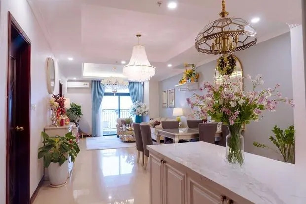 Nữ diễn viên cho biết mỗi căn nhà đều được mình lựa chọn và đầu tư tỉ mỉ, tạo nên sự đồng điệu trong phong cách lẫn kiểu dáng.