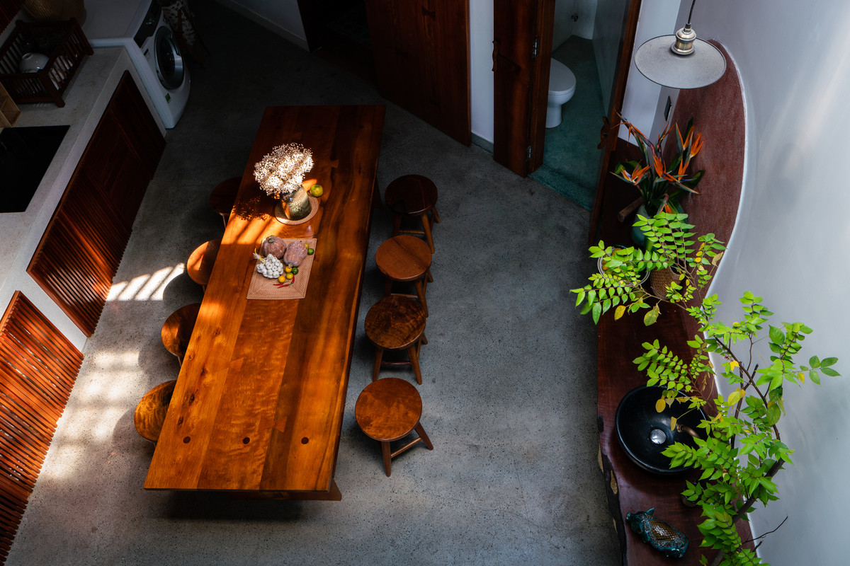 Tầng 3 dành trọn cho nhu cầu ở với 3 gian chính. Gian trước là không gian ở cho các con trong tương lai, gian sau cùng là không gian ngủ của hai vợ chồng, gian giữa là khu sinh hoạt kết hợp ăn uống và tiếp khách