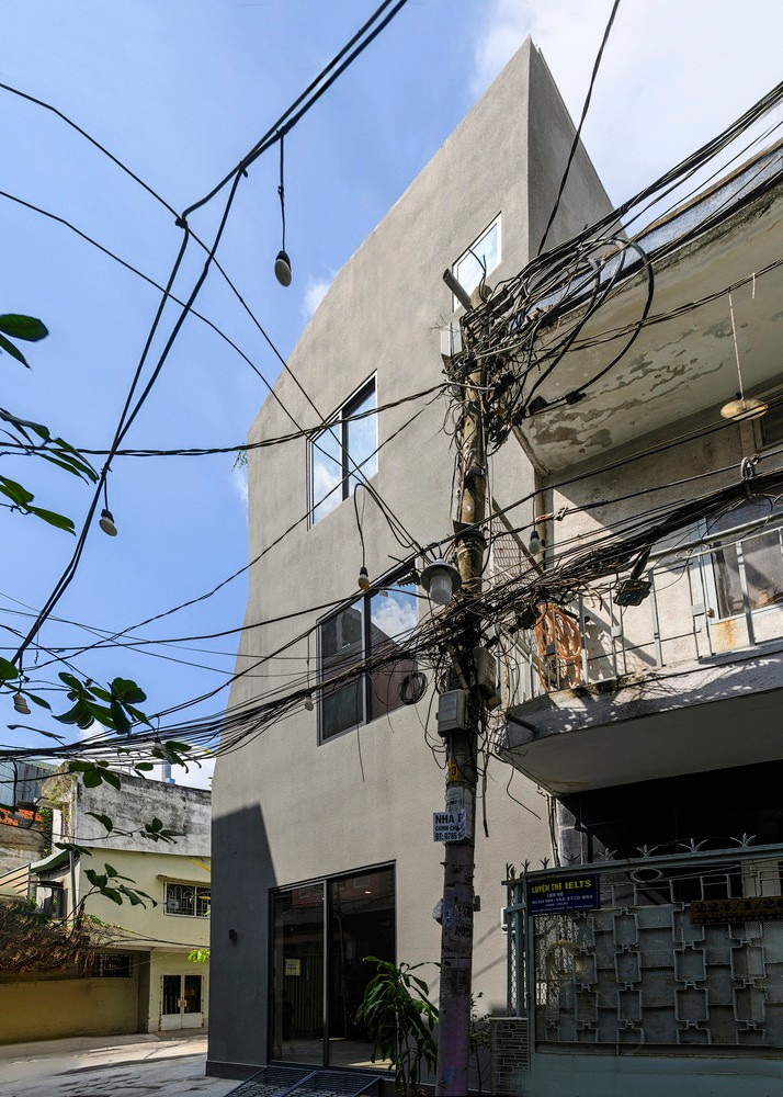 Hơn nữa, việc mở rộng đô thị không nhất quán của các khu dân cư nội thành đôi khi dẫn đến những mảnh đất có hình dạng kỳ lạ, khó có thể sử dụng được.