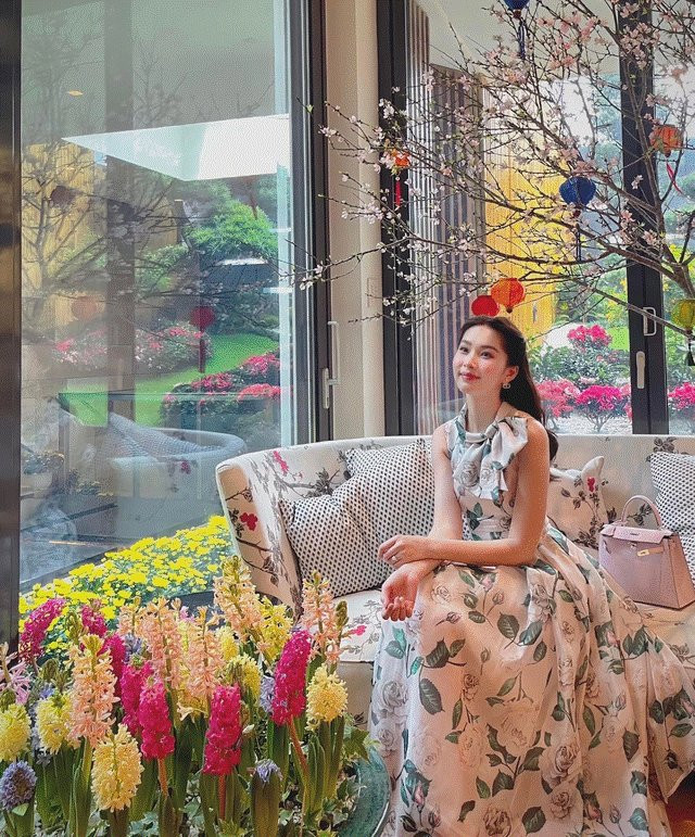 Tết năm nào, Đặng Thu Thảo cũng khiến dân tình trầm trồ bởi cách decor nhà tuyệt đẹp của mình. Ảnh: FBNV