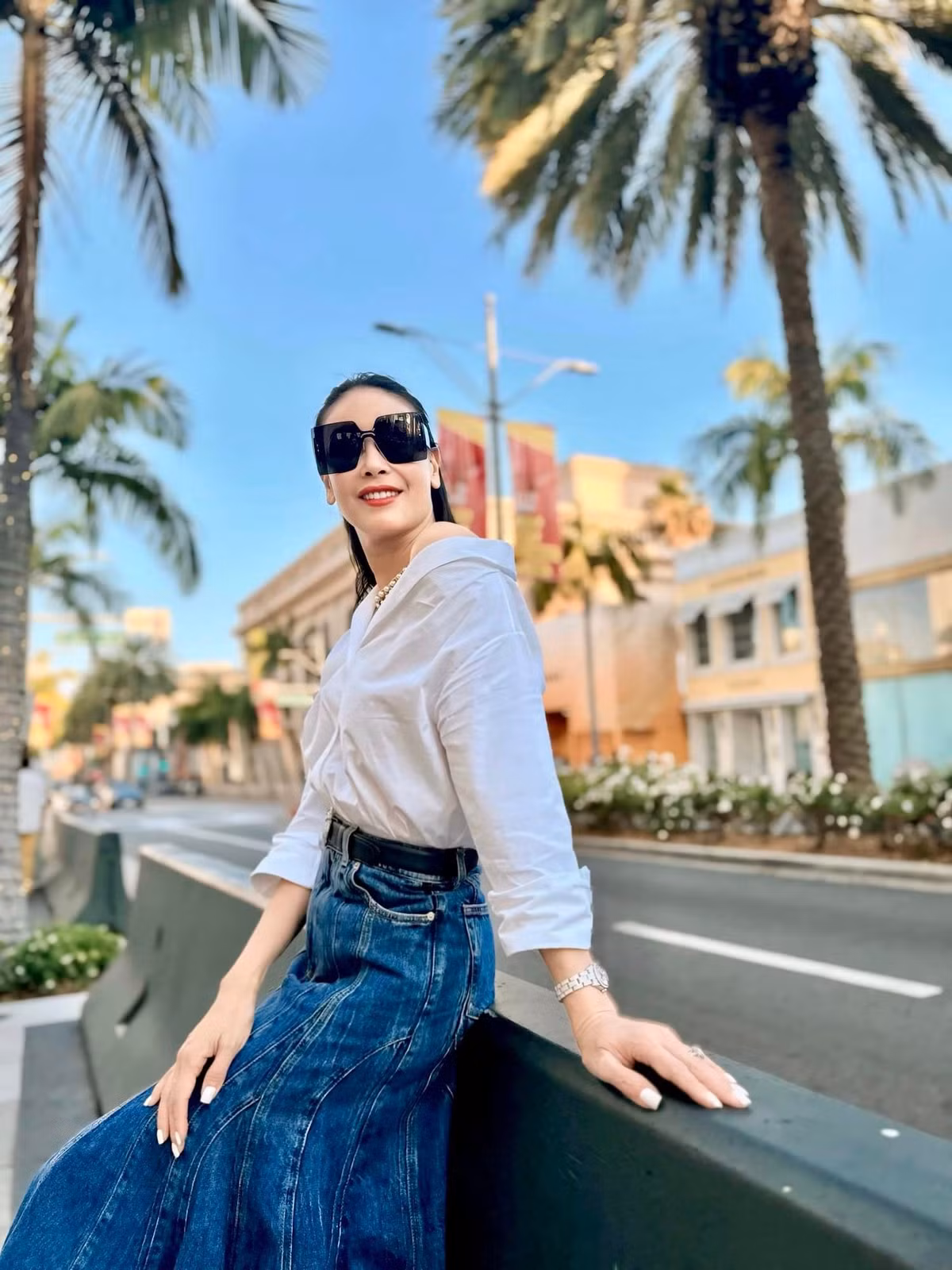 Người đẹp cho biết, trước đây từng mua miếng đất 600m2 ở quận Gò Vấp (TP HCM) với giá rất rẻ, chỉ khoảng 2 chỉ vàng/m2. Sau khi xây nhà lên ở, vài năm sau Hà Kiều Anh bán lại với giá mấy trăm cây vàng. Ảnh: FB Ha Kieu Anh