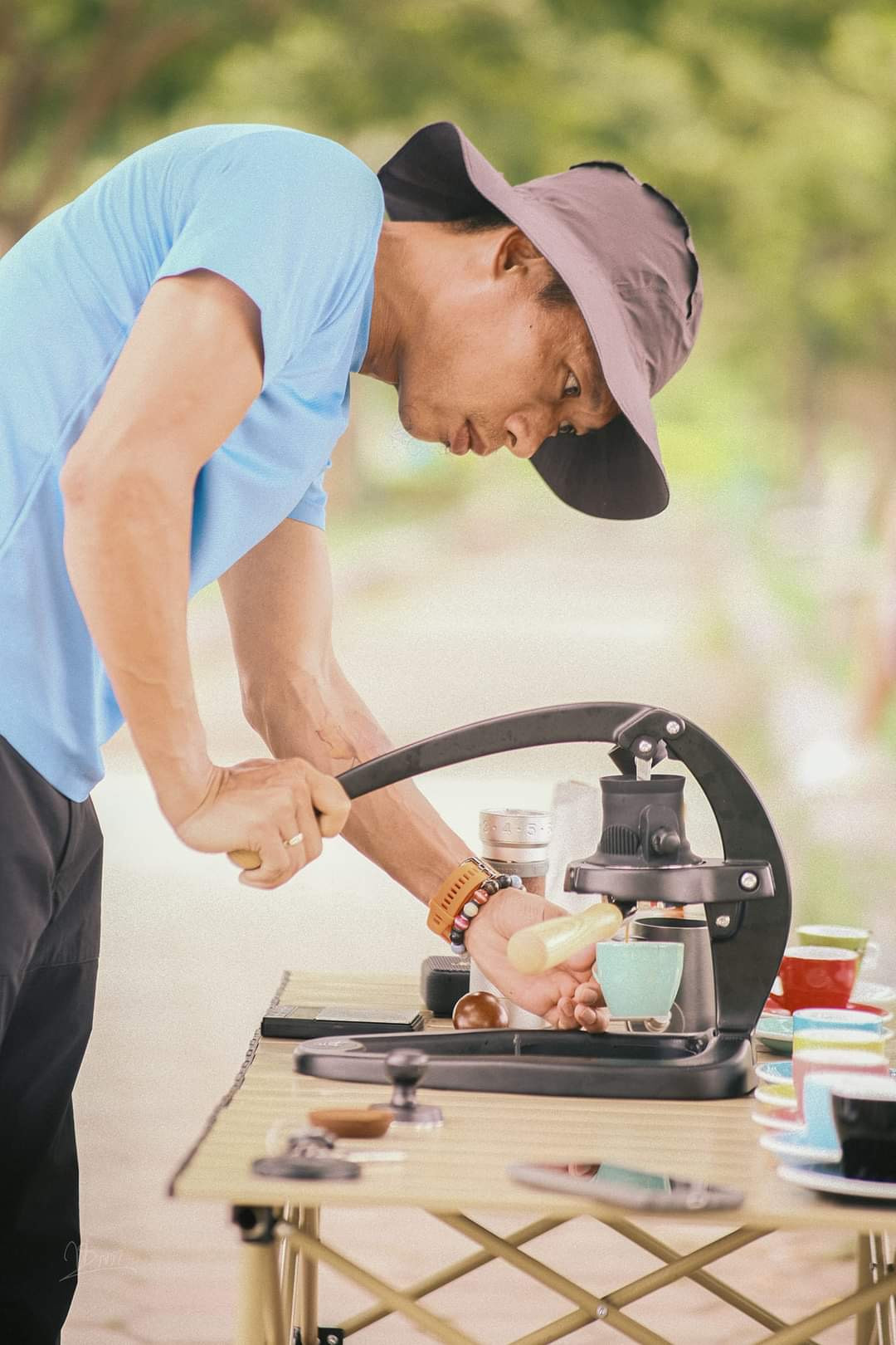 Tiem ca phe 'view trieu do' o Ha Long, khach den uong mien phi