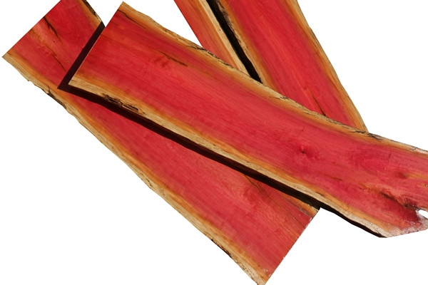 Gỗ ngà hồng cũng là một trong những loại gỗ hiếm nhất trên thế giới, giá khoảng hơn 700.000 đồng/30 cm. Ảnh: Cook Woods