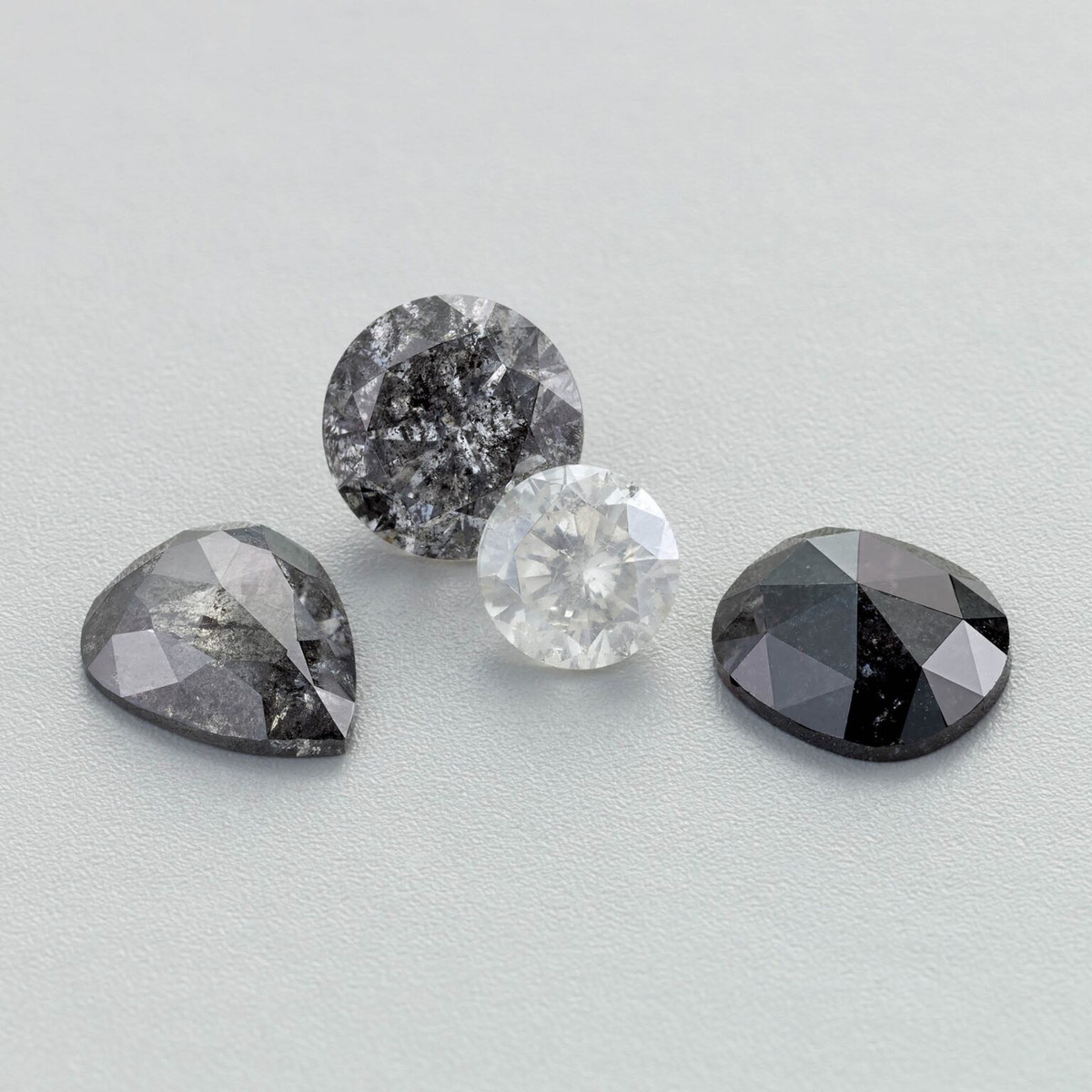 Viên kim cương Cullinan, được phát hiện ở Nam Phi vào năm 1905, là viên kim cương thô lớn nhất từng được tìm thấy, nặng hơn 3.100 carat. Ảnh: Chrysella