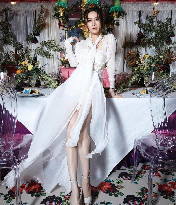 Ngoài căn biệt thự 800 tỷ, Mimi Morris còn tậu thêm biệt thự sát biển trị giá 100 triệu USD (tương đương 2.400 tỷ VNĐ) ở bàng California (Mỹ). Tuy nhiên, thông tin và hình ảnh căn biệt thự này chưa được tiết lộ. Ảnh: Instagram @mimi_morris