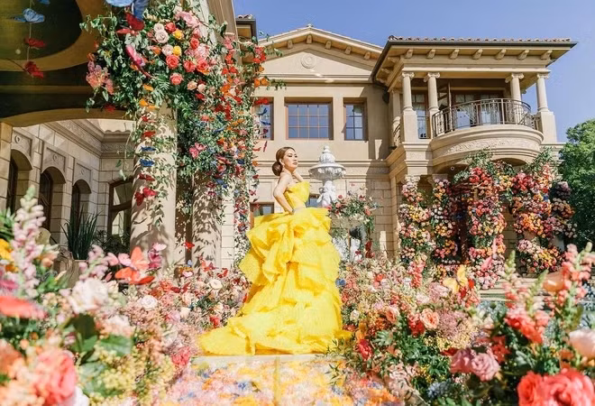 Mimi Morris hiện sống cùng chồng và 3 con trong căn biệt thự 800 tỷ đồng, bề thế không khác gì một tòa lâu đài nguy nga, lộng lẫy. Ảnh: Instagram @mimi_morris_