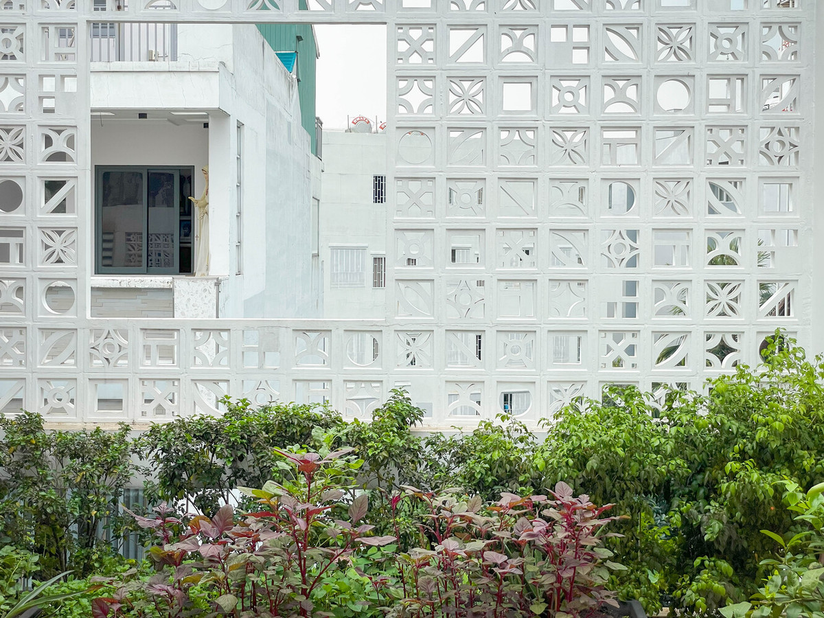 Một góc gạch hoa gió xinh xắn góp phần làm tăng tính thẩm mỹ cho công trình. Nguồn ảnh: Đất Buồm