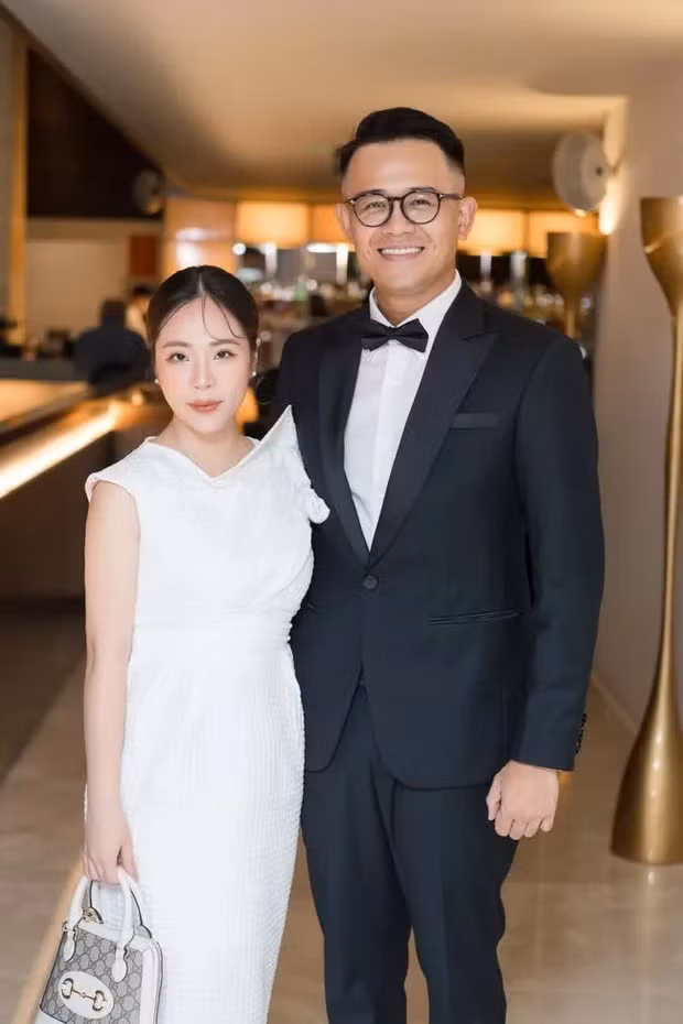 MC Đức Bảo đang có hôn nhân viên mãn bên bà xã Bùi Phương Thảo. Đặc biệt, khối tài sản của hai vợ chồng khiến nhiều người ngưỡng mộ.