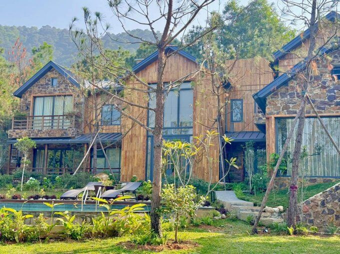 Bên cạnh đó, Trọng Tấn còn sở hữu căn biệt thự tại Sóc Sơn (Hà Nội). Đây là nơi nam ca sĩ và gia đình nghỉ ngơi, thư giãn vào dịp cuối tuần. Ảnh: FBNV