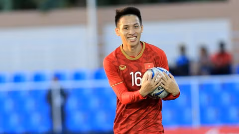 Những vòng đấu vừa qua, tiền vệ Đỗ Hùng Dũng dính chấn thương chân và không thể thi đấu. Hiện tại, nam cầu thủ đã bắt đầu tập luyện trở lại và hy vọng kịp bình phục đấu ĐT Indonesia. Ảnh: Bongdaplus