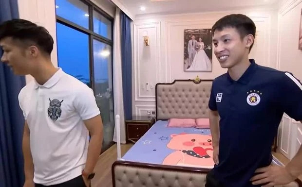 Phòng ngủ của Hùng Dũng. Ảnh chụp màn hình