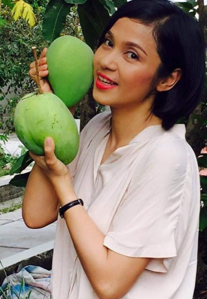 Khu vườn của Việt Trinh còn trồng nhiều cây ăn trái như xoài, ổi, chuối...