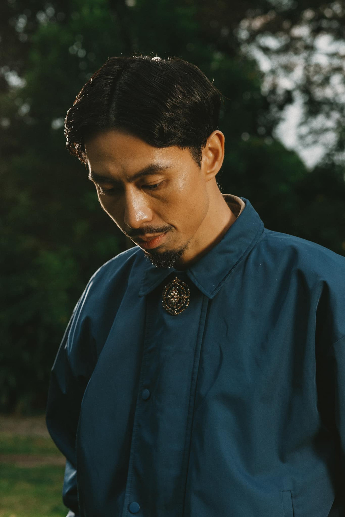 Đen Vâu còn nằm trong top những nghệ sĩ có lượng view thu nhập khủng trên YouTube. Theo trang thống kê SocialBlade, kênh YouTube của Đen Vâu có thể kiếm được từ 4.600 USD (hơn 106 triệu đồng) đến 73.900 USD (hơn 1,7 tỷ đồng) mỗi tháng. Ảnh: FBNV