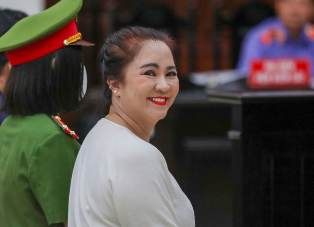 Do chấp hành tốt nội quy trong thời gian cải tạo, bà Nguyễn Phương Hằng, Tổng giám đốc Công ty Cổ phần Đại Nam đã được giảm án, tha tù trước hạn và trở về nhà. Ảnh: Tiền phong