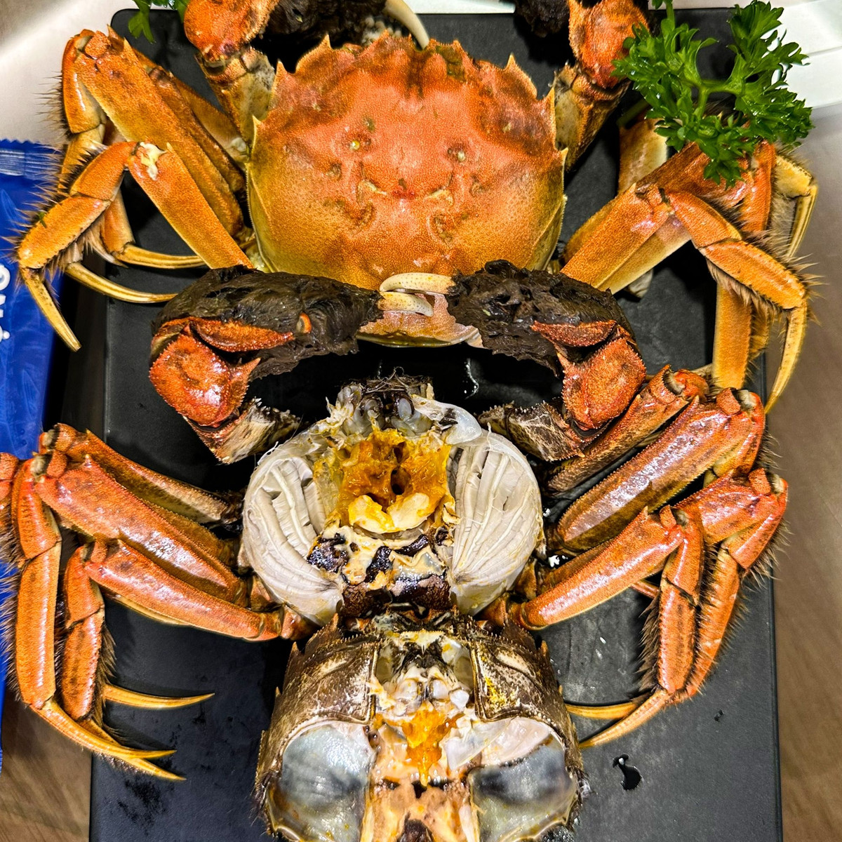 Khi nhập về Việt Nam, cua lông Thượng Hải được rao bán từ 900.000 đến 1,2 triệu đồng/kg. Ảnh: Haisanhoanggia