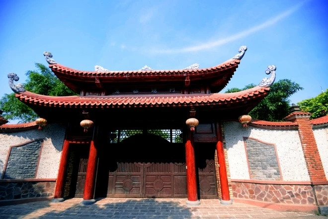 Để thiết kế được căn biệt phủ gỗ, ông Lê Đình Cường phải mất một khoảng thời gian khá dài và tốn hàng trăm triệu đồng mới tìm được mẫu phù hợp ý mình. Ảnh: Znews