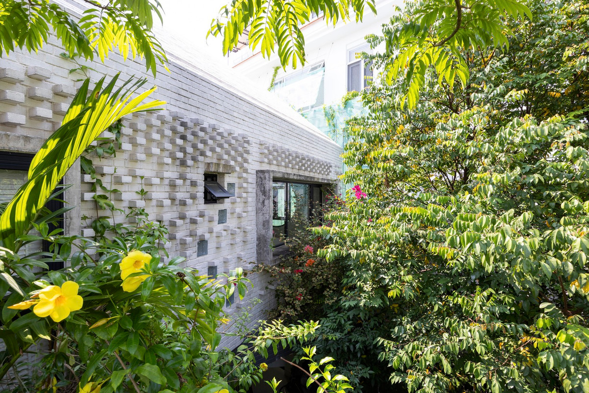 Trong thông điệp hoài niệm về ký ức tuổi trẻ ấy gợi lên hình ảnh đặc trưng trong bộ phim kinh điển của Mỹ “Ngôi nhà nhỏ trên thảo nguyên” - một ngôi nhà nhỏ duyên dáng, ấm cúng ẩn mình giữa khung cảnh thiên nhiên bao la.