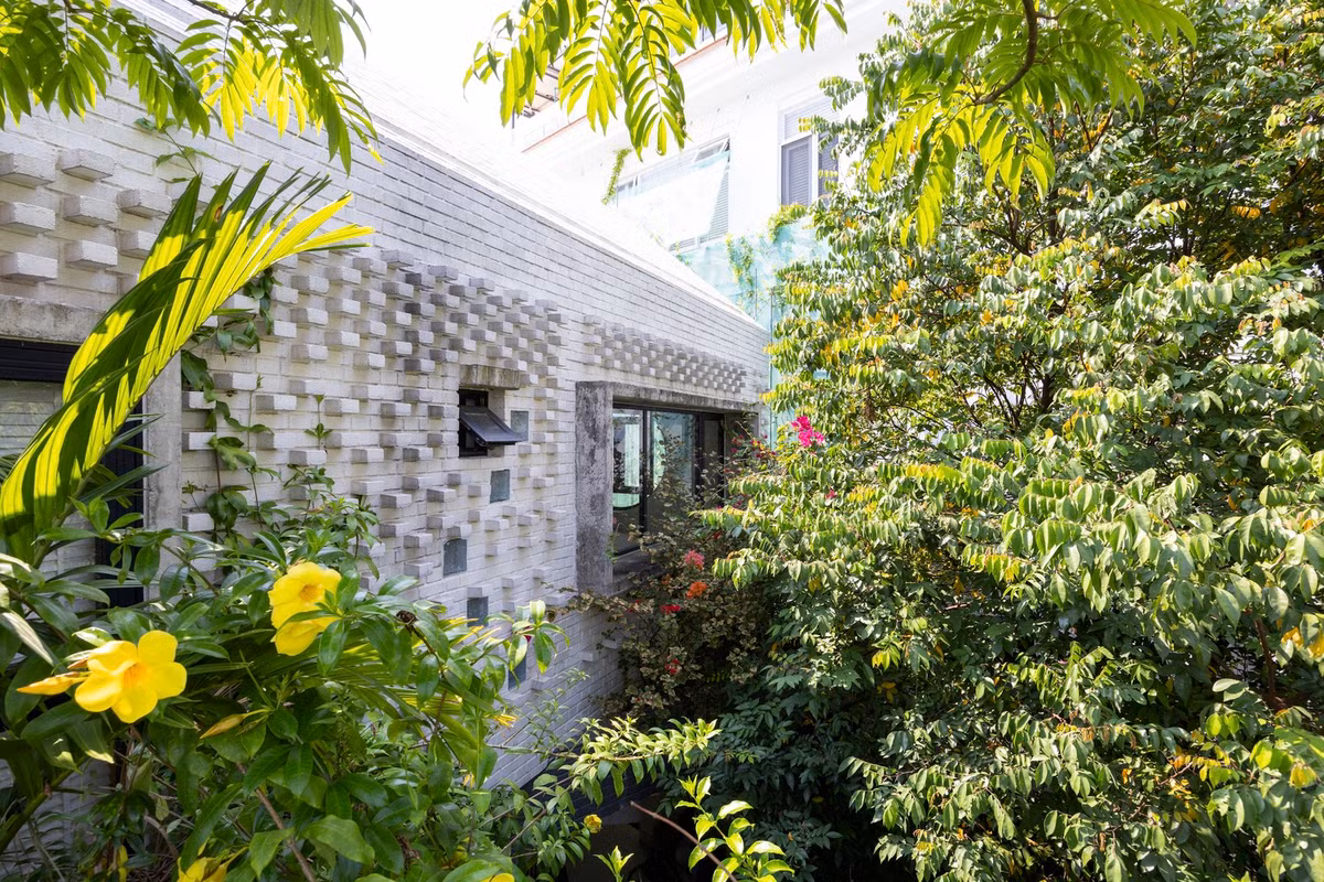 Trong thông điệp hoài niệm về ký ức tuổi trẻ ấy gợi lên hình ảnh đặc trưng trong bộ phim kinh điển của Mỹ “Ngôi nhà nhỏ trên thảo nguyên” - một ngôi nhà nhỏ duyên dáng, ấm cúng ẩn mình giữa khung cảnh thiên nhiên bao la.