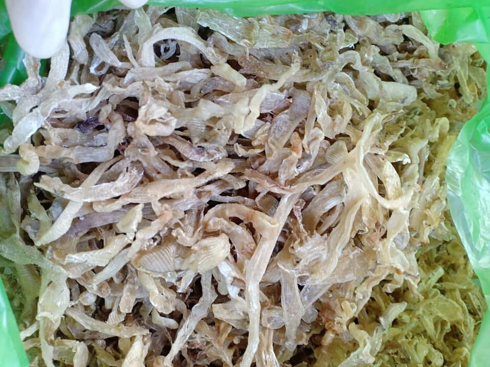 Trên thị trường, sá sùng tươi có giá khoảng 300.000 đồng/kg, sá sùng khô lên tới 4-5 triệu đồng/kg. Ảnh: Facebook