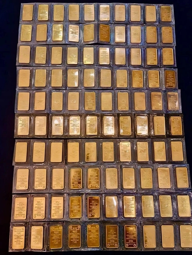 Số vàng miếng SJC này được vợ chồng Đoàn Di Băng mua vào ngày vía Thần tài 3 năm trước với giá 57 triệu đồng/lượng. Tính sơ sơ giá chênh lệch, nếu bán ra vào thời điểm này, Đoàn Di Băng sẽ lãi khoảng 3,5 tỷ đồng.