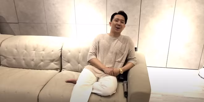 Đặc biệt, Trần Thành - Hari Won còn mạnh tay sắm sửa những món đồ nội thất đắt đỏ nhất cho căn hộ của mình. Món đồ giá trị nhất là chiếc sofa Pháp bằng da thật gần 700 triệu đồng.