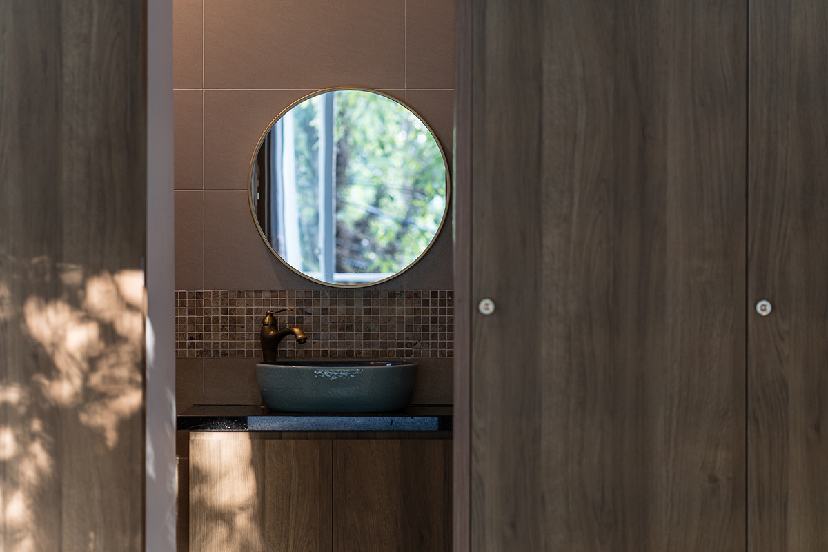 Khu vực vệ sinh chung của ngôi nhà. Nguồn ảnh: Quang Trần