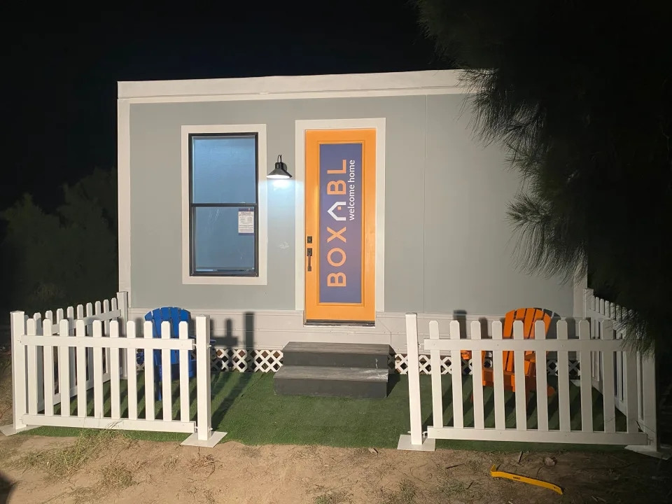 Elon Musk tự công khai giá ngôi nhà mình ở khoảng 69.000 USD (khoảng hơn 1,6 tỷ đồng). Giá bán ban đầu của nhà Casita là 50.000 USD nhưng đã được tỷ phú chi thêm để cải tạo theo ý thích. Nguồn ảnh: BI