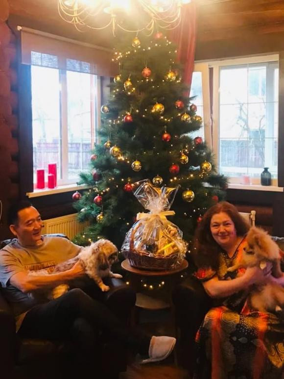 Nội thất trong nhà chủ yếu bằng gỗ. Nguồn ảnh; FBNV