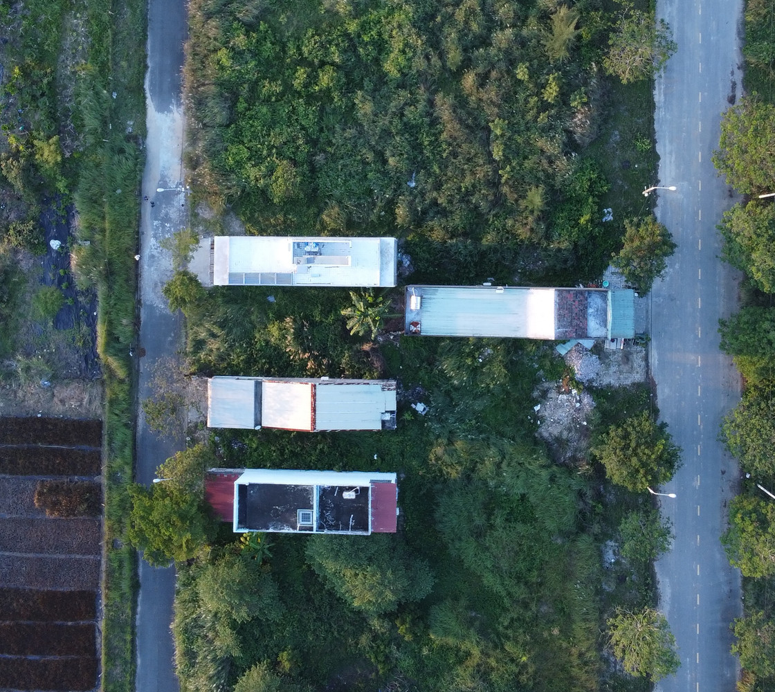 Đà Nẵng nóng ẩm quanh năm nên việc đảm bảo không gian bên trong thoáng mát là thách thức nếu không sử dụng điều hòa.