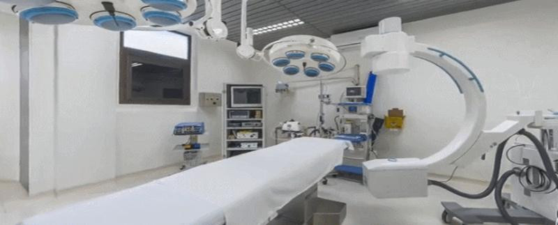 Từ tầng 13 đến 16 là bệnh viện riêng của gia đình với nhiều thiết bị công nghệ cao vừa đắt đỏ vừa hiện đại.