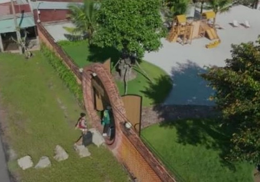 Căn biệt được đặt tên theo con gái của nam nghệ sĩ "Nhà trọ Destiny". Đây là chốn bình yên cho cả gia đình nghỉ ngơi sau chuỗi ngày làm việc tất bật. Ảnh chụp màn hình