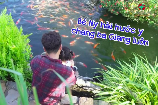 Ngoài sân vườn, Trường Giang còn xây hồ nuôi giống cá Koi. Ảnh: Vietnamnet