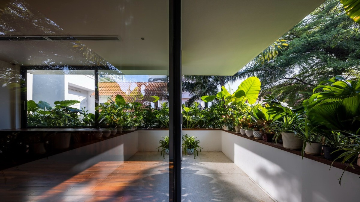 Tại các khoảng trống được bố trí cây xanh nhằm xóa đi sự bức bí, ngột ngạt.