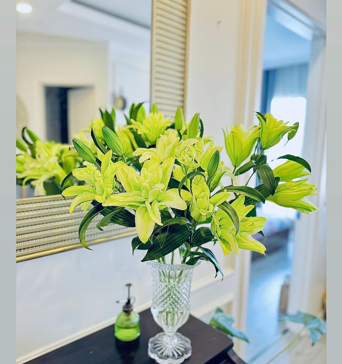 Khánh Trang yêu thích hương hoa ly nên thường xuyên lựa chọn loài hoa này mỗi dịp đặc biệt. Ảnh: FB Trần Minh Trang