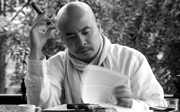 Năm 1981, khi bố gặp trọng bệnh, ông Đặng Lê Nguyên Vũ phải chạy vạy khắp nơi để có đủ 2 triệu đồng cho bố chữa bệnh. Có lẽ sự cơ cực đó đã "hun đúc" ý chí làm giàu trong ông. Ảnh: Internet